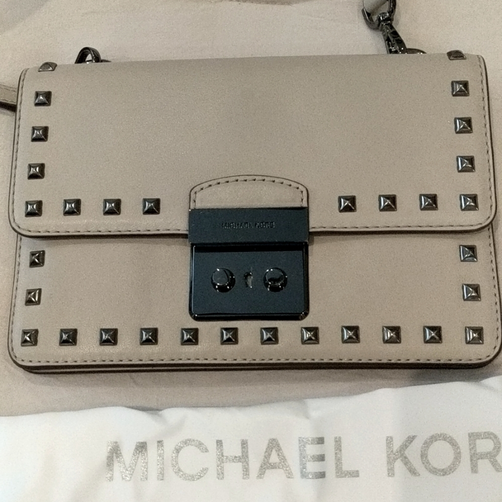 MK clutch handbag Must have ! Beautiful